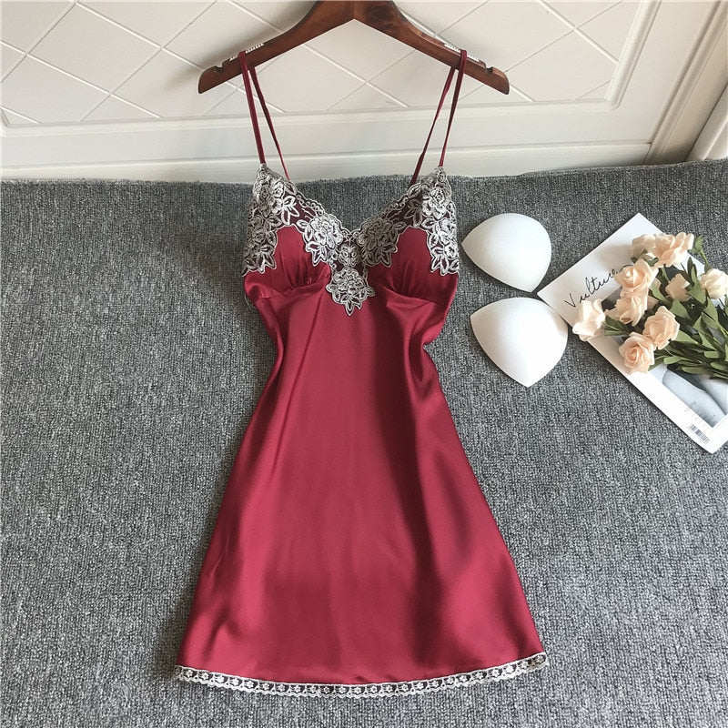Robe de nuit avec motif dentelle - Dentelle-Avenue