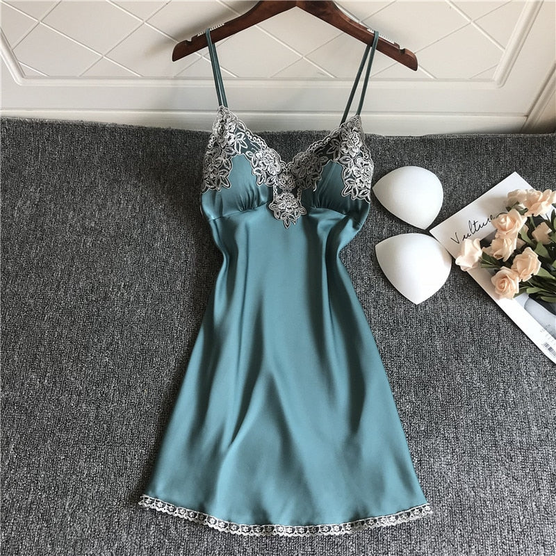 Robe de nuit avec motif dentelle - Dentelle-Avenue