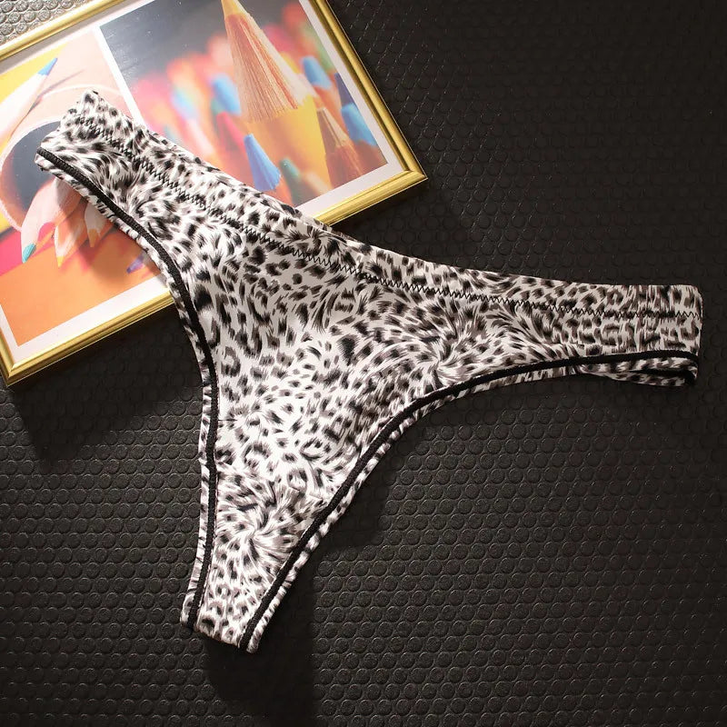 Tanga en soie glacé - Dentelle-Avenue