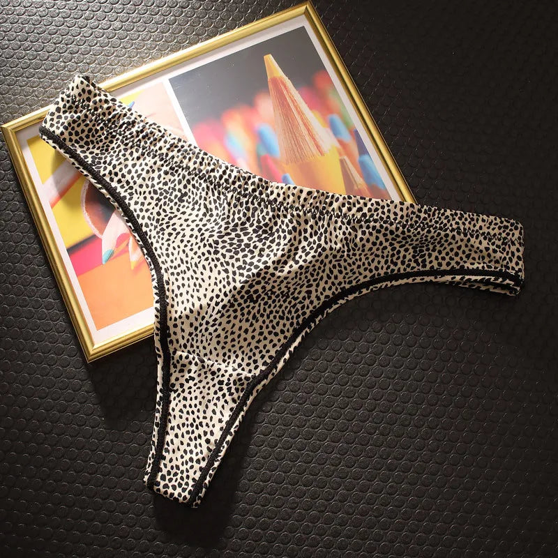 Tanga en soie glacé - Dentelle-Avenue