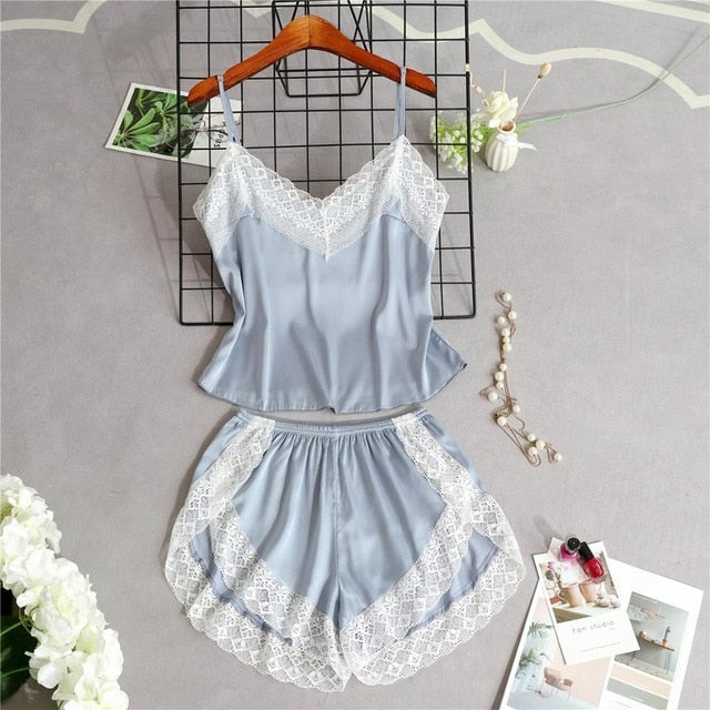 Pyjama en satin et dentelle - Dentelle-Avenue