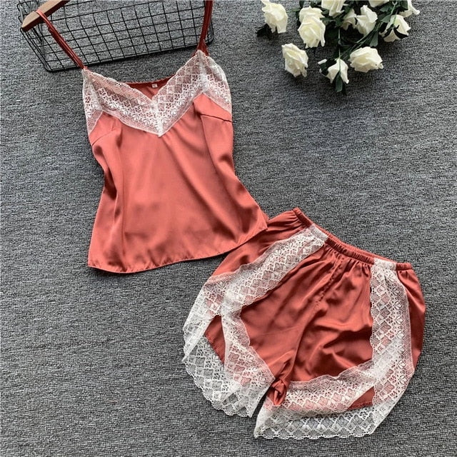 Pyjama en satin et dentelle - Dentelle-Avenue